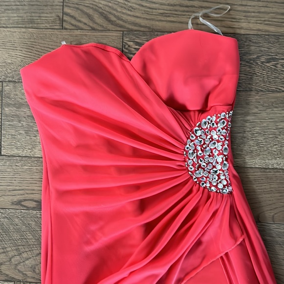 3/$15 Juniors Crystal doll dress size medium - Picture 4 of 5